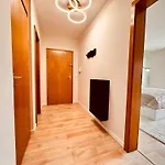 Moderne - 89m2 - 3 Min Zum Bahnhof & דינסלאקן